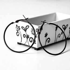 5 For $25💫Chic Big Black Wire Minimalist Hoops